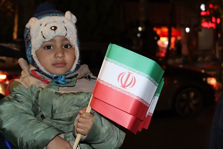 تصاویر/ حضور فعال دانش آموزان و فرهنگیان شهرستان دامغان در تجمع «شب های اقتدار»