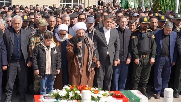 تصاویر/ مراسم خاکسپاری شهید والامقام وحید محمدزاده در خوی
