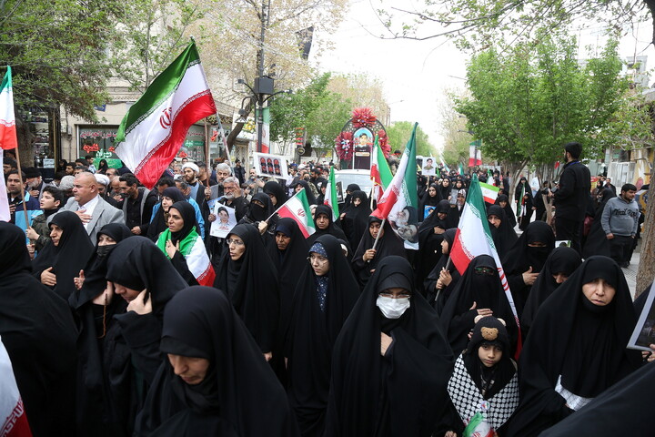 تصاویر/ مراسم تشییع شهید دانش آموز محمد حسین دهقان