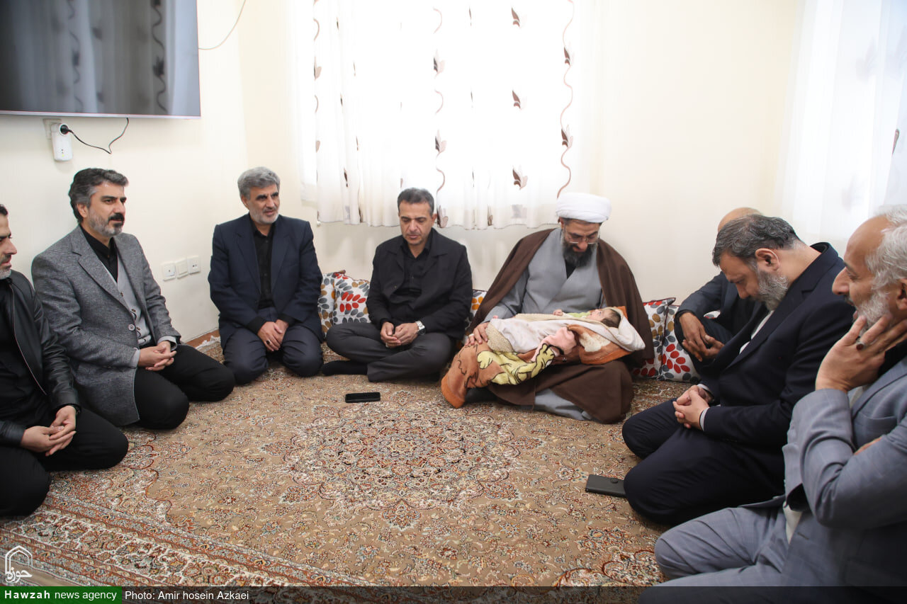 تصاویر / تقدیر نماینده ولی فقیه در استان همدان از خانواده شهدای جنگ رمضان