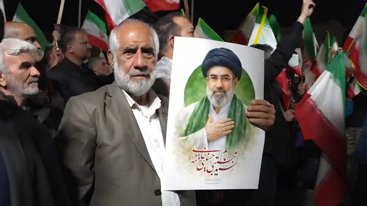 فیلم| اجتماع مردم اهواز در بیعت با رهبر معظم انقلاب اسلامی