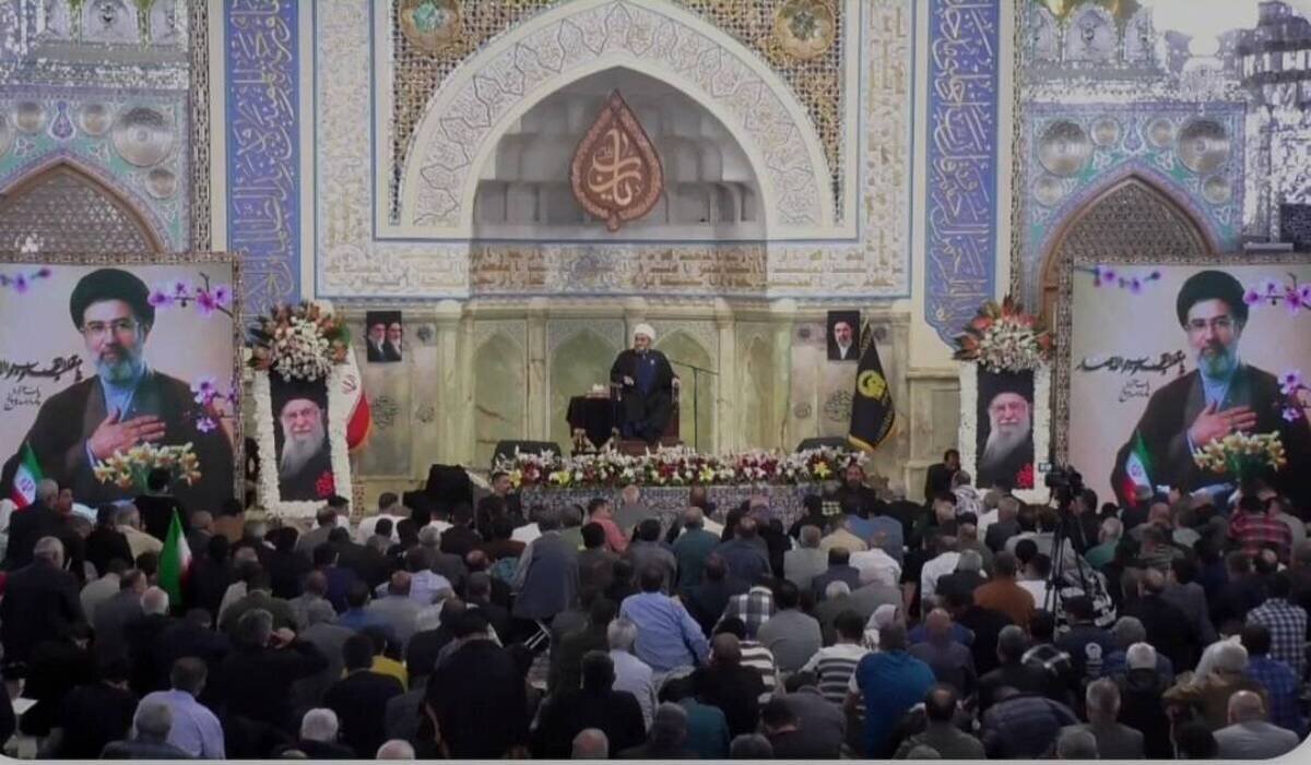 قدرت نظامی و توسل به اهل‌بیت (ع) عامل پیروزی ما در نبرد با استکبار است