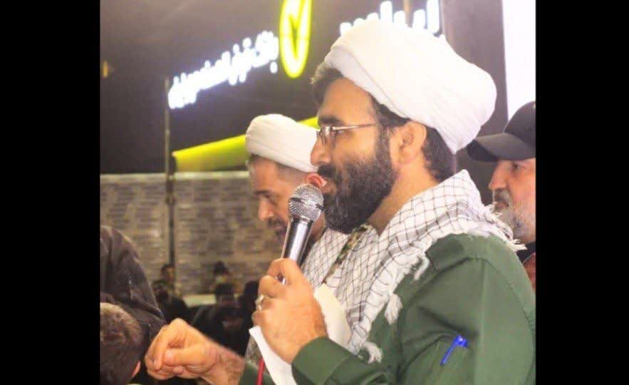 استقامت در راه خدا و اهداف اسلام، موجب سرافرازی در دنیا و آخرت می‌شود