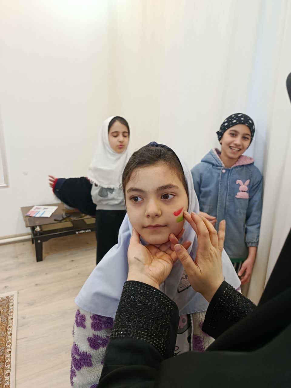 پشتیبانی همه‌جانبه طلاب فاطمیه نقده از جبهه مقاومت در جنگ رمضان+ عکس