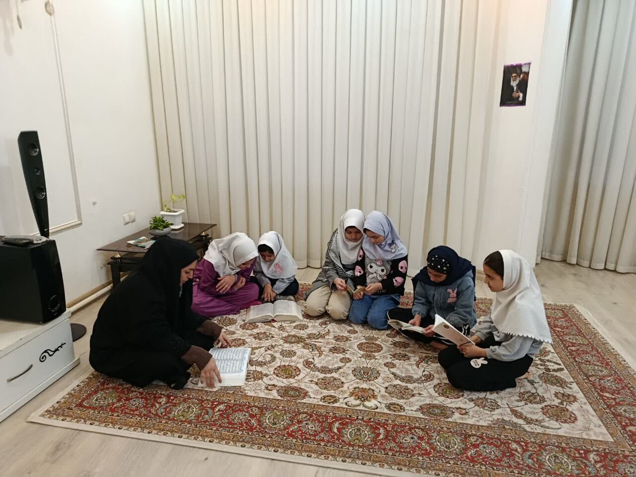پشتیبانی همه‌جانبه طلاب فاطمیه نقده از جبهه مقاومت در جنگ رمضان+ عکس