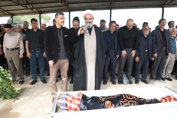 تصاویر/ مراسم تشییع پیکر مادر شهید «حسین صبور» در روستای بیابانک شهرستان سرخه