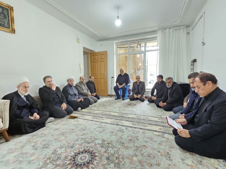 تصاویر/ دیدار نماینده ولی‌فقیه در کردستان با خانواده شهدای جنگ رمضان شهر سریش آباد