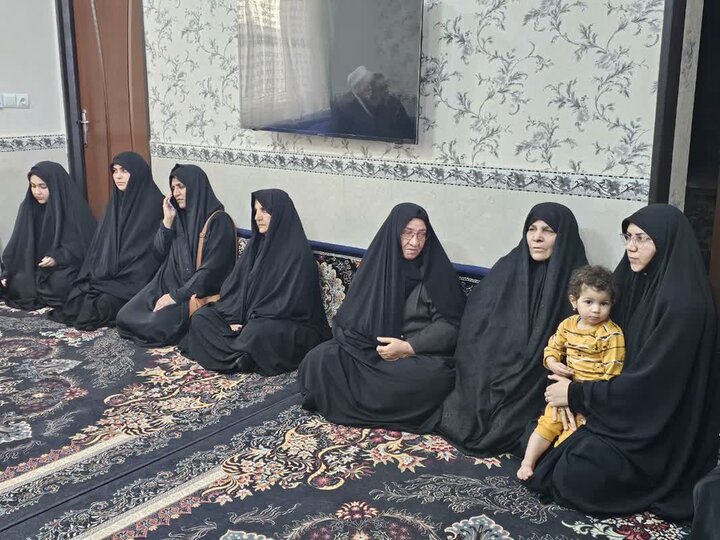 تصاویر/ دیدار نماینده ولی‌فقیه در کردستان با خانواده شهدای جنگ رمضان شهر سریش آباد