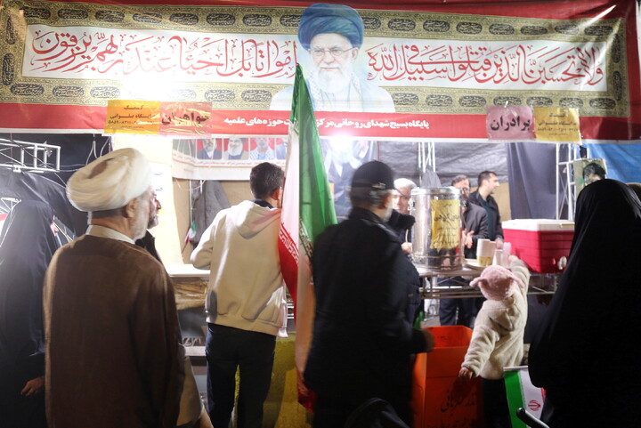 تصاویر / ایستگاه صلواتی(فرهنگی،تبلیغی و پذیرایی) توسط بسیج مرکز مدیریت حوزه