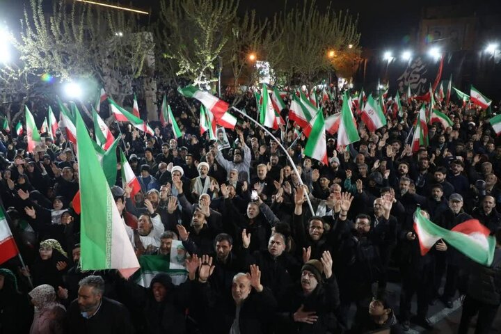 تصاویر/ باران هم حریفِ غیرت اهالی دارالشهدا نشد