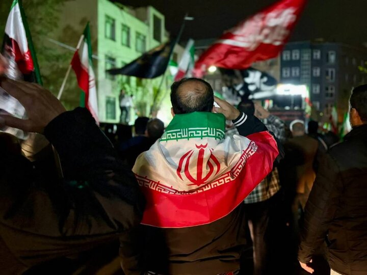 تصاویر/ لحظاتی خاص از حضور پرشور محله تهران نو
