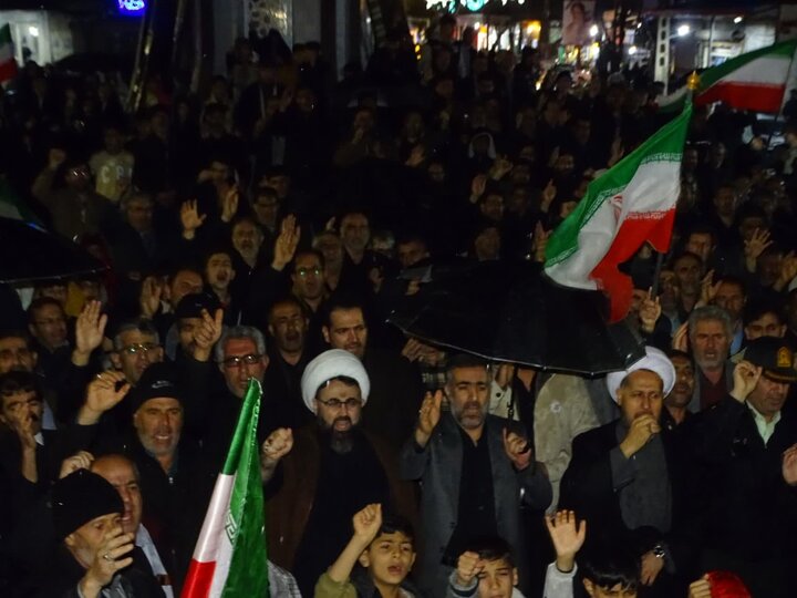 تصاویر/ اجتماع حمایتی مردم چهاربرج از نظام اسلامی همزمان با باران رحمت الهی