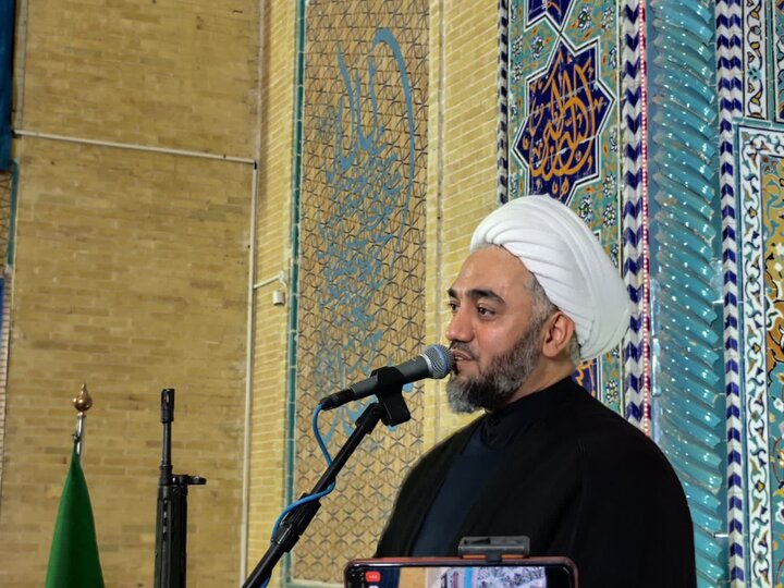 تصاویر/ اقامه نماز جمعه در شهر بم