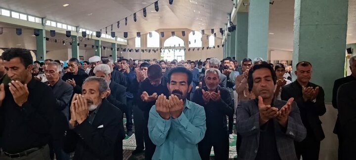 تصاویر/ اقامه نماز جمعه در شهر عنبرآباد