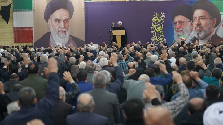 تصاویر/ اقامه نماز جمعه خوی