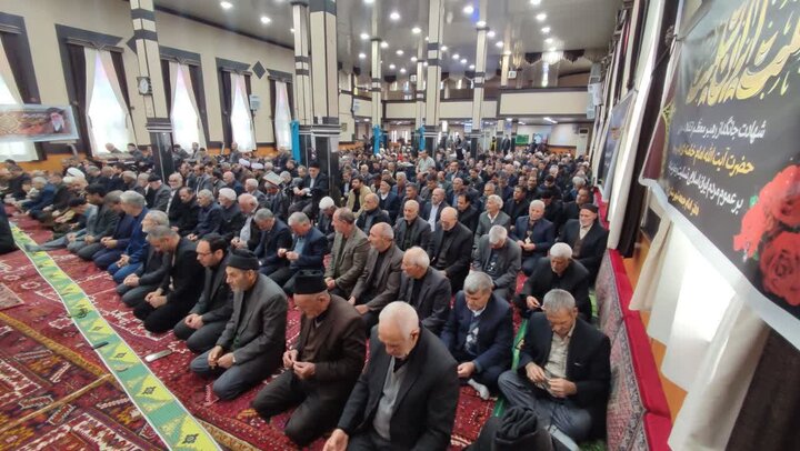 تصاویر/ اقامه نماز جمعه چهاربرج