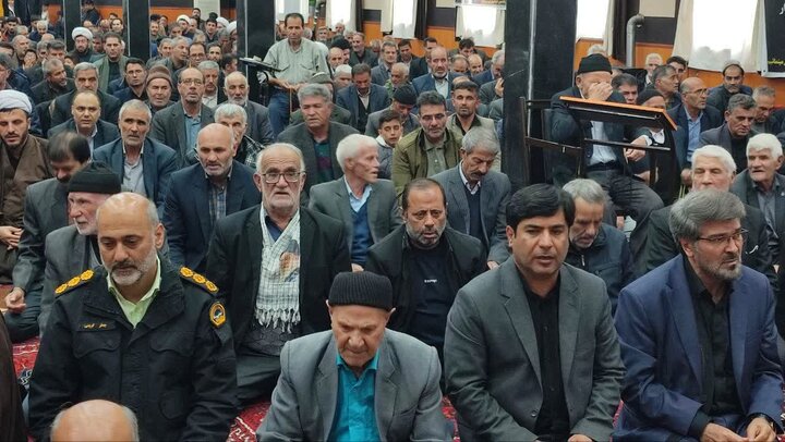 تصاویر/ اقامه نماز جمعه چهاربرج