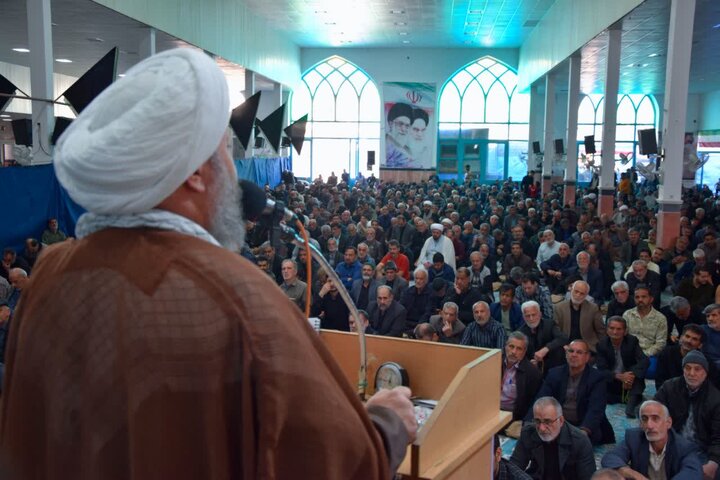 تصاویر/ نمازعبادی سیاسی جمعه آران وبیدگل