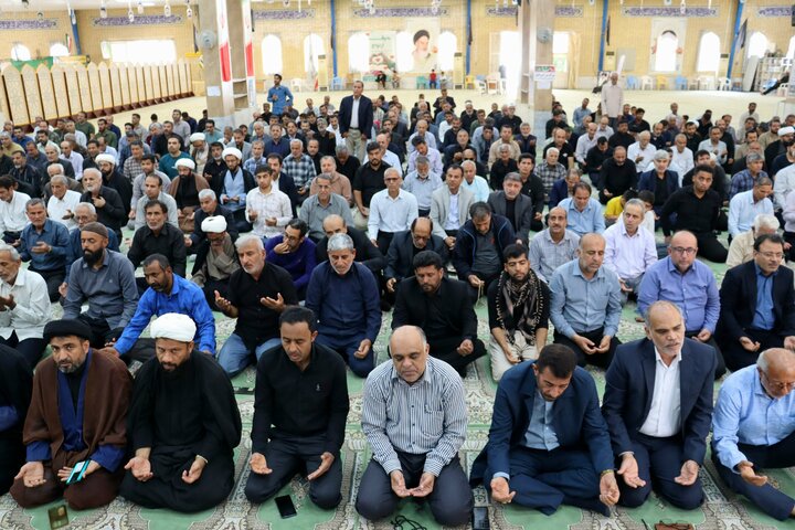اولین نمازجمعه سال ۱۴۰۵ بندر دیّر به روایت تصویر