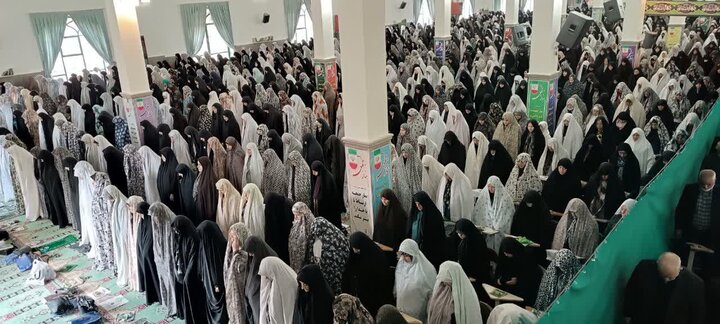 تصاویر/اقامه نماز عبادی سیاسی جمعه در ساوه