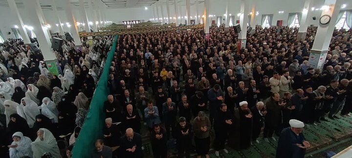 تصاویر/اقامه نماز عبادی سیاسی جمعه در ساوه