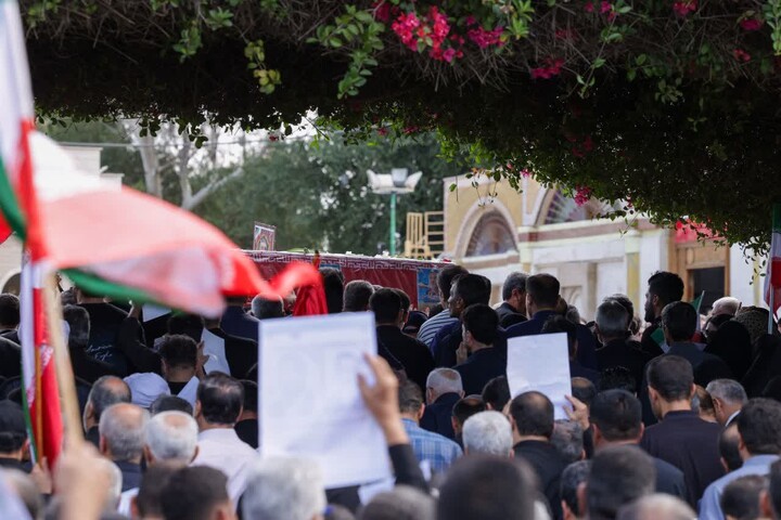 تصاویر/ تشییع پیکر مطهر دو شهید در بوشهر