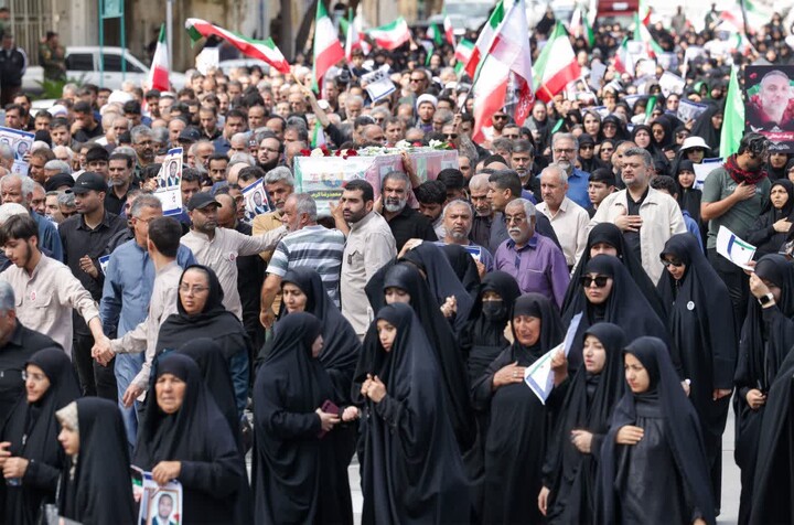 تصاویر/ تشییع پیکر مطهر دو شهید در بوشهر