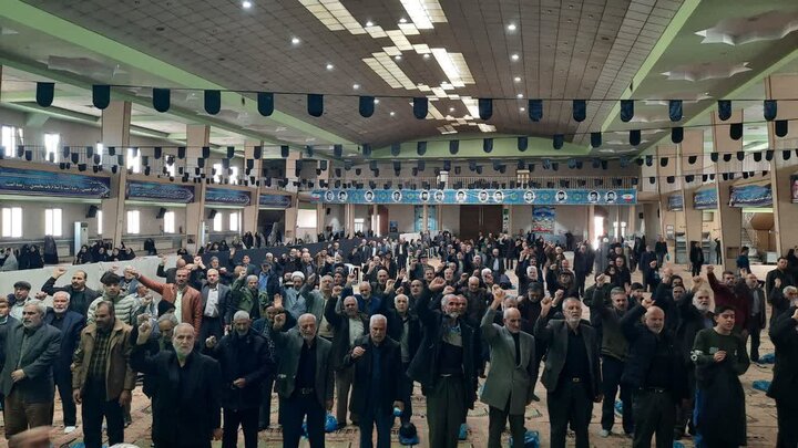 تصاویر/اقامه نماز عبادی سیاسی جمعه در خمین