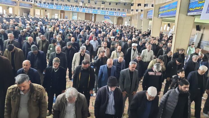 تصاویر/اقامه نماز عبادی سیاسی جمعه در خمین