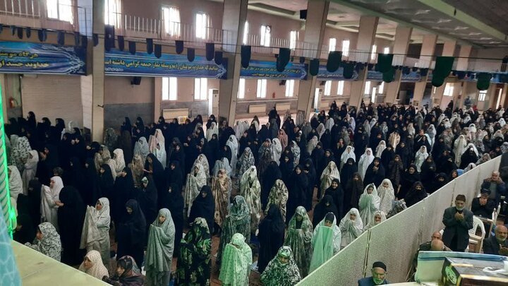 تصاویر/اقامه نماز عبادی سیاسی جمعه در خمین