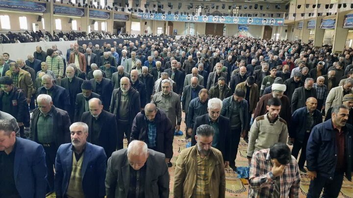 تصاویر/اقامه نماز عبادی سیاسی جمعه در خمین