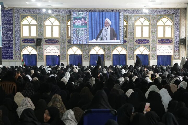 تصاویر/ اقامه نماز جمعه در شهر کرمان