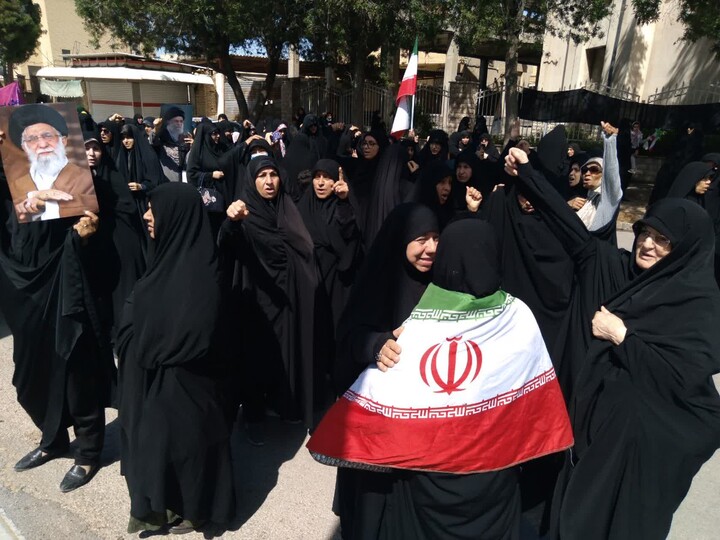تصاویر/ راهپیمایی نمازگزاران بوشهری در بیعت با رهبر انقلاب