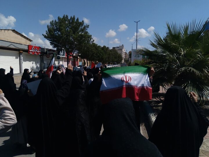 تصاویر/ راهپیمایی نمازگزاران بوشهر جهت بیعت با امام خامنه ای