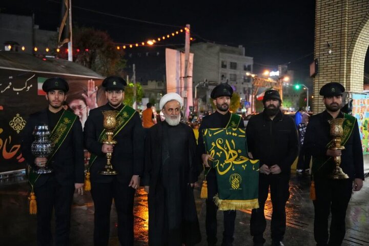 حضور خادمان حرم بانوی کرامت در اجتماع پرشور مردمی در چهل اختران قم