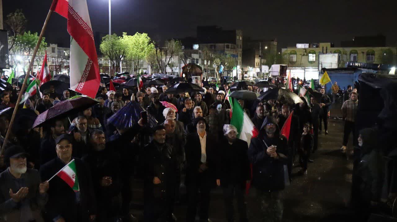 تصاویر/ راهپیمایی باشکوه مردم باقرشهر زیر بارش باران