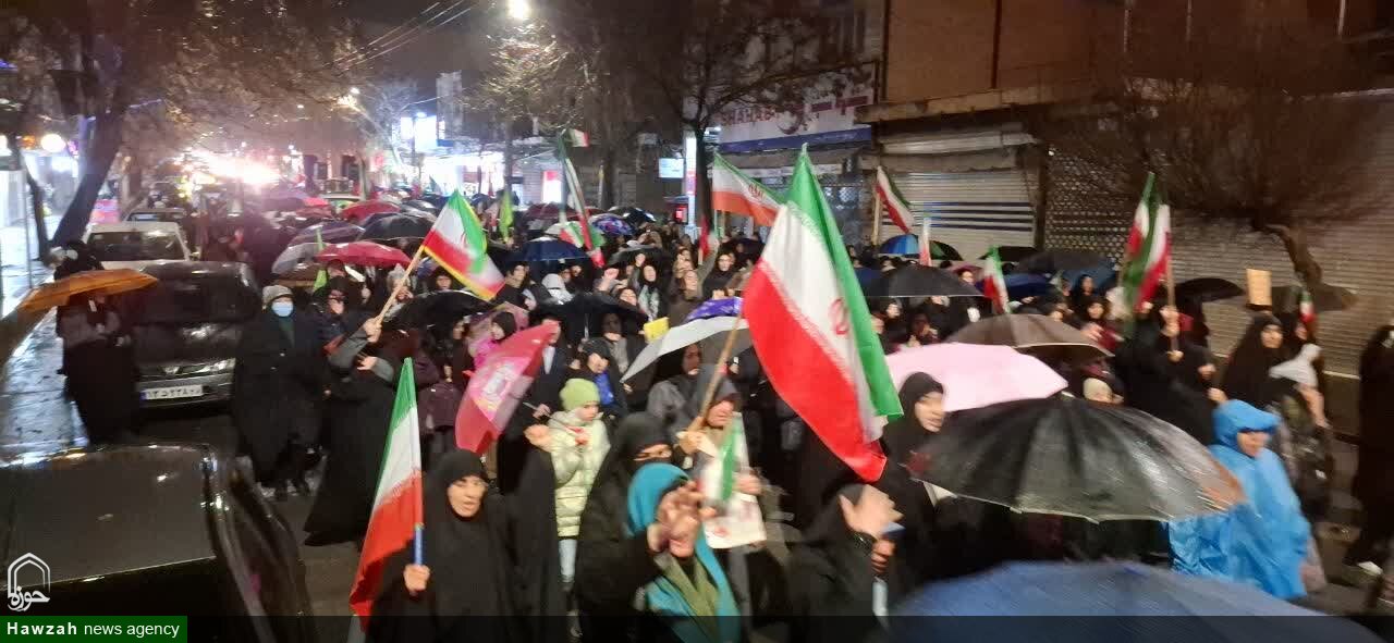 حضورباشکوه مردم تویسرکان زیر باران شدید وسرما هم