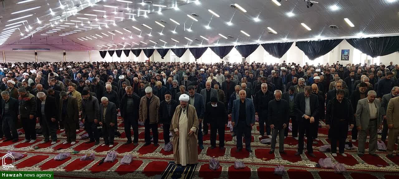 تصاویر / اقامه نماز جمعه نهاوند