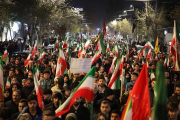 وحدت مردم؛ ضمانت پایداری انقلاب است