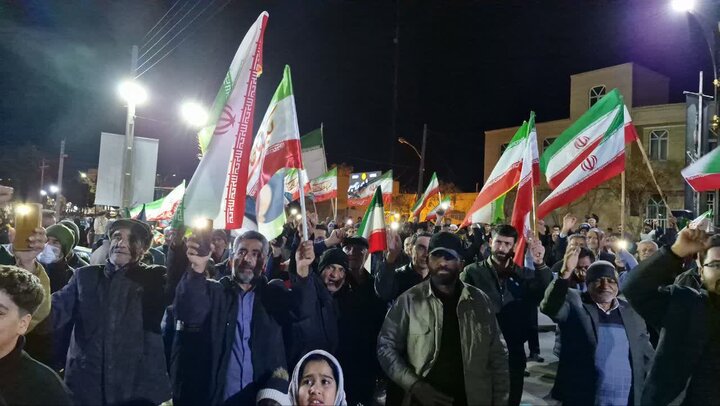 تصاویر/ تجمع شبانه در شهر بردسیر