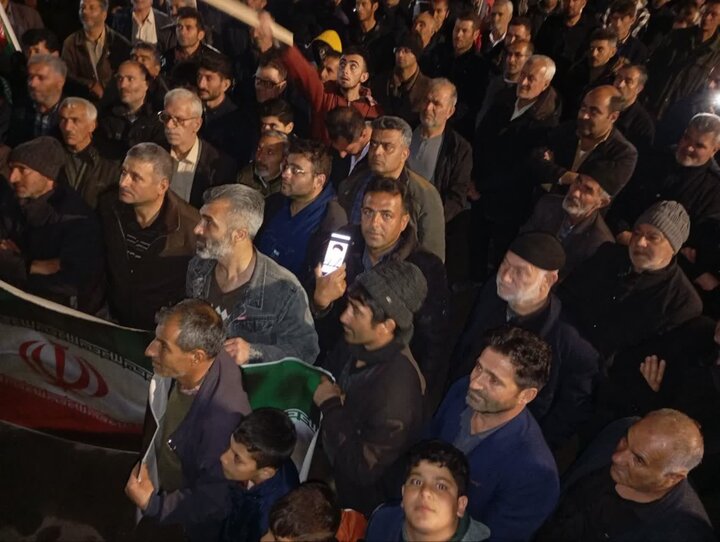 تصاویر/ تجمع با شکوه در خونخواهی رهبر شهید وبیعت با رهبر معظم انقلاب شهر دیزج دیز شهرستان خوی در حمایت از نظام اسلامی