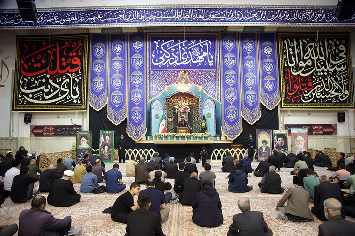 عزاداری شب سالگرد تخریب قبور ائمه بقیع(ع) در حرم بانوی کرامت