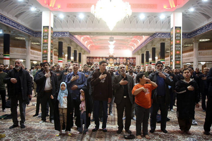 عزاداری شب سالگرد تخریب قبور ائمه بقیع(ع) در حرم بانوی کرامت