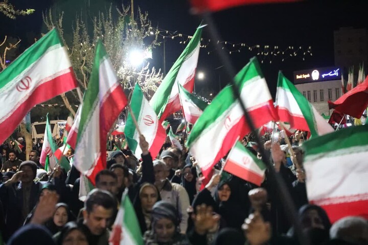 تصاویر/ شب بیست و هفتم تجمع مردمی «شب‌های اقتدار» در سمنان