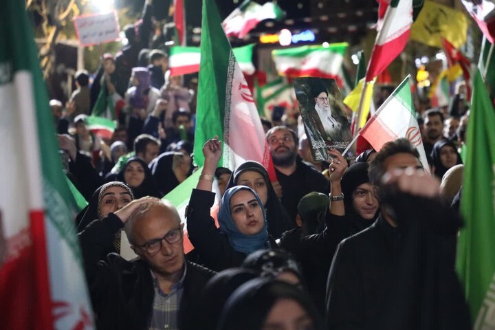 تصاویر/ شب بیست و هفتم تجمع مردمی «شب‌های اقتدار» در سمنان