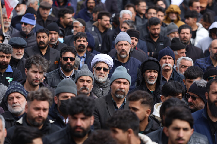 تصاویر / اقامه نماز میت بر پیکر شهید مهدی مرادی در همدان
