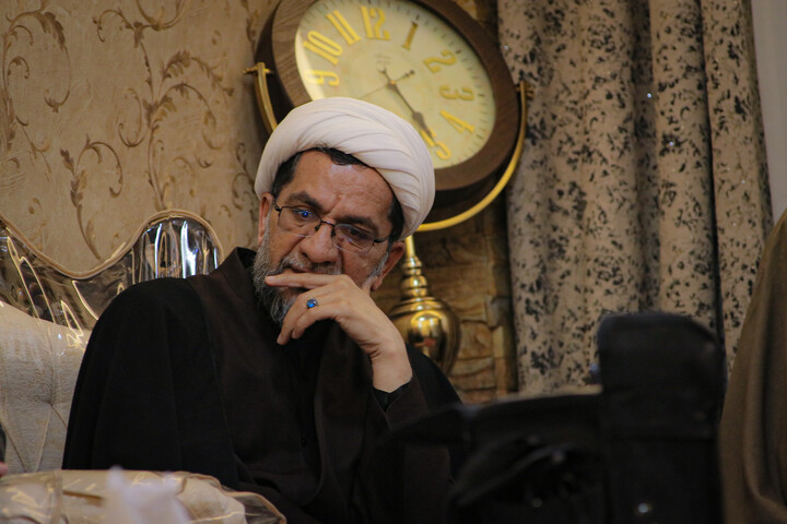 تصاویر/ تجلیل طلاب همدانی از ایثار خانواده شهدا