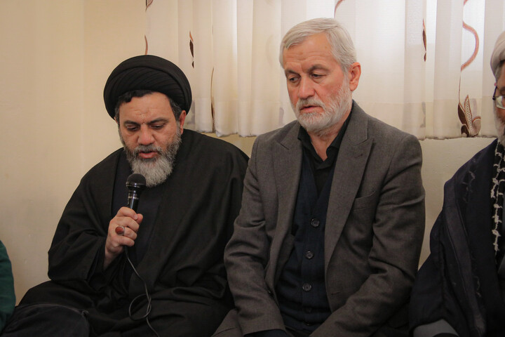 تصاویر/ تجلیل طلاب همدانی از ایثار خانواده شهدا