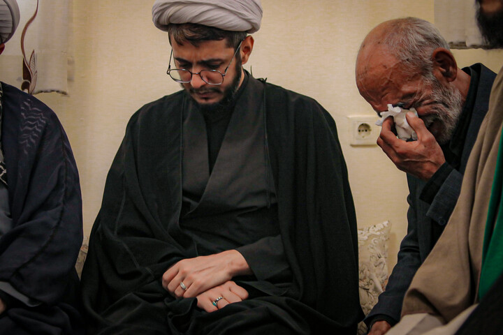 تصاویر/ تجلیل طلاب همدانی از ایثار خانواده شهدا