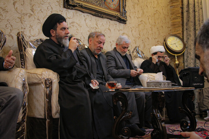 تصاویر/ تجلیل طلاب همدانی از ایثار خانواده شهدا
